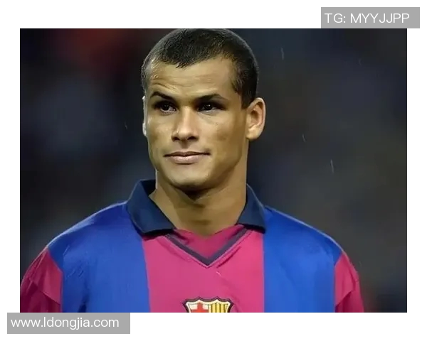 足球明星小胡子扎头发的独特风格引领潮流成新时尚标杆